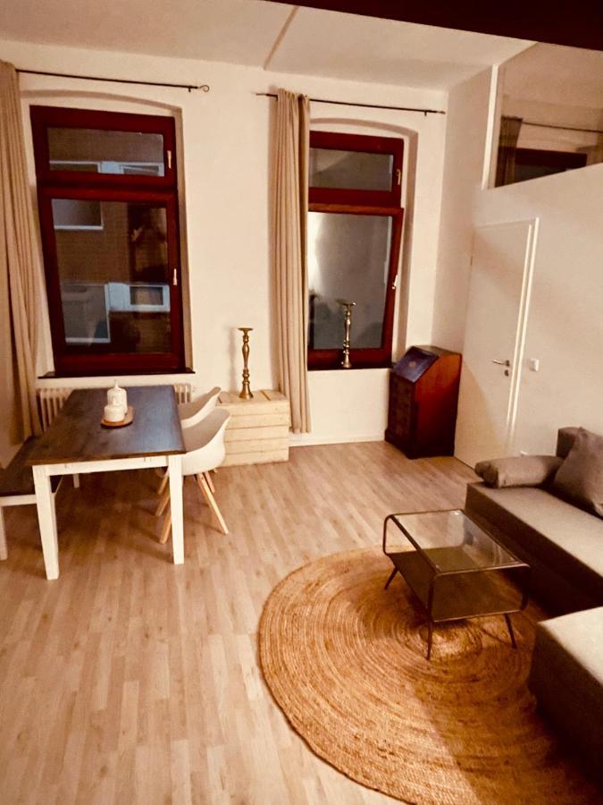 Retro Appartement Im Herzen Von Koeln Deutz Екстериор снимка
