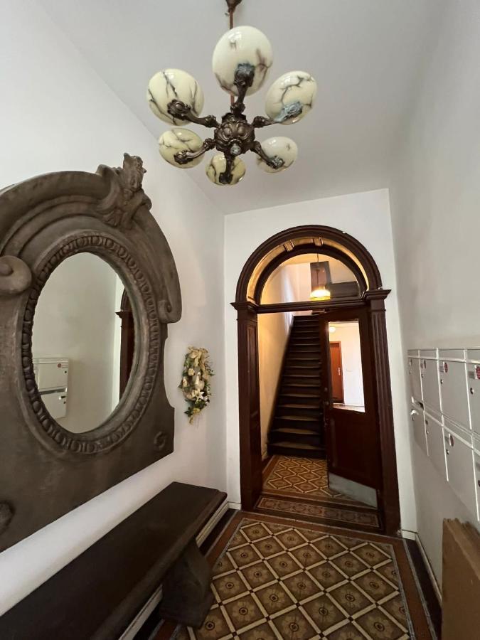 Retro Appartement Im Herzen Von Koeln Deutz Екстериор снимка
